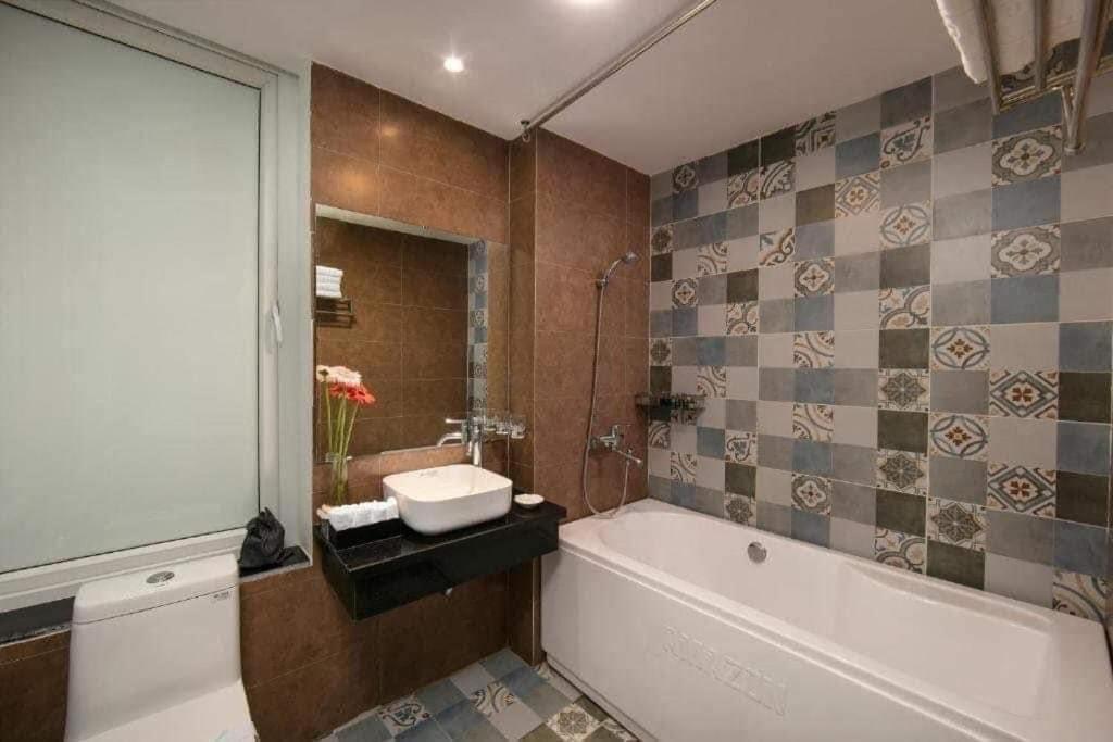The Grand Diamond C Thanh Nhan Hanoi Room photo